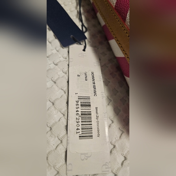 NWT Dooney & Bourke Small Zip Crossbody- Chevron Fuchsia/White - Picture 8 of 12